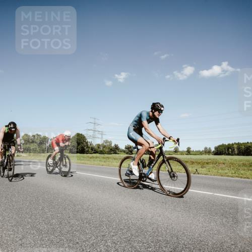07.09.2025 - 19. Norderstedt Triathlon Michael Burmester http://msf.ph/oto/8853576 07.09.2025 14:48:10 Radfahren 417, 977, 1478 meine-sportfotos.de