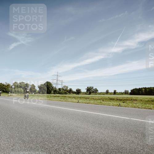 07.09.2025 - 19. Norderstedt Triathlon Michael Burmester http://msf.ph/oto/8853620 07.09.2025 11:52:14 Radfahren 719, 720 meine-sportfotos.de