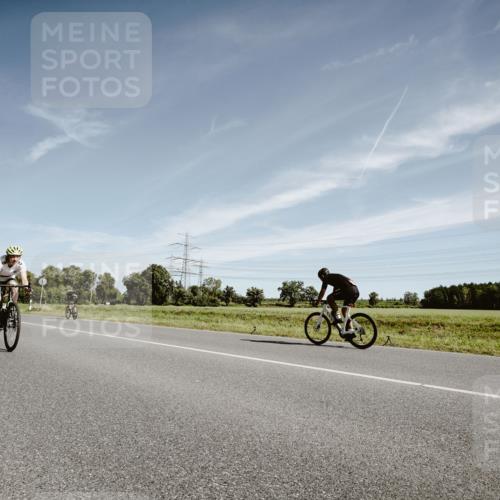 07.09.2025 - 19. Norderstedt Triathlon Michael Burmester http://msf.ph/oto/8853629 07.09.2025 11:52:17 Radfahren 184, 719 meine-sportfotos.de