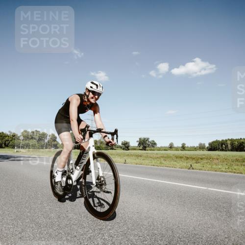 07.09.2025 - 19. Norderstedt Triathlon Michael Burmester http://msf.ph/oto/8853635 07.09.2025 14:49:04 Radfahren 374, 1453, 1489 meine-sportfotos.de
