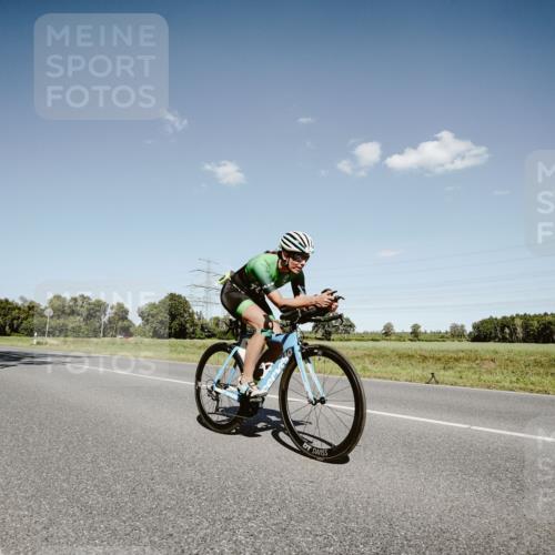 07.09.2025 - 19. Norderstedt Triathlon Michael Burmester http://msf.ph/oto/8853639 07.09.2025 14:49:05 Radfahren 374, 1453, 1489 meine-sportfotos.de