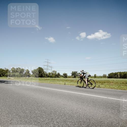 07.09.2025 - 19. Norderstedt Triathlon Michael Burmester http://msf.ph/oto/8853653 07.09.2025 14:49:12 Radfahren 1471 meine-sportfotos.de