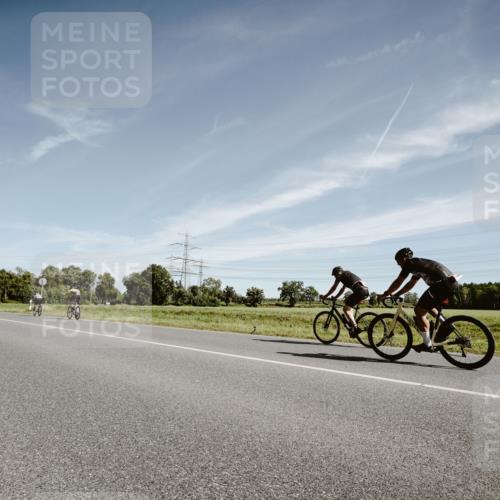 07.09.2025 - 19. Norderstedt Triathlon Michael Burmester http://msf.ph/oto/8853654 07.09.2025 11:52:25 Radfahren 731 meine-sportfotos.de