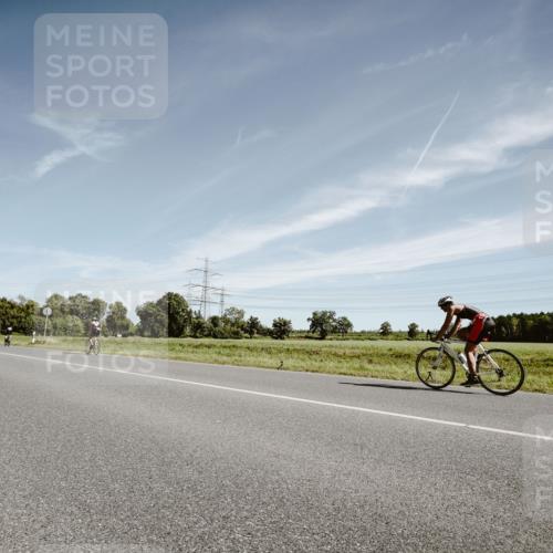 07.09.2025 - 19. Norderstedt Triathlon Michael Burmester http://msf.ph/oto/8853664 07.09.2025 11:52:28 Radfahren 731 meine-sportfotos.de