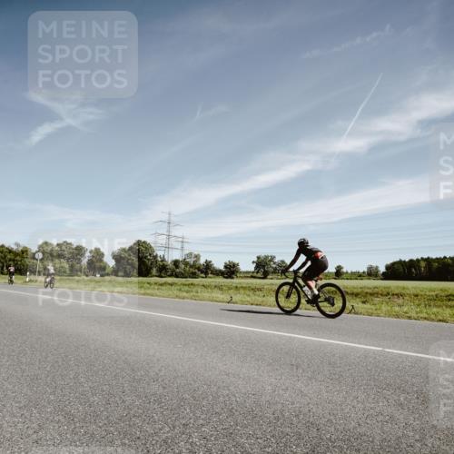 07.09.2025 - 19. Norderstedt Triathlon Michael Burmester http://msf.ph/oto/8853683 07.09.2025 11:52:37 Radfahren 729 meine-sportfotos.de