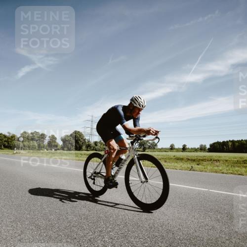 07.09.2025 - 19. Norderstedt Triathlon Michael Burmester http://msf.ph/oto/8853703 07.09.2025 11:52:52 Radfahren 136, 791, 837 meine-sportfotos.de