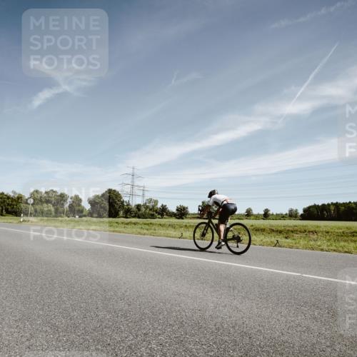 07.09.2025 - 19. Norderstedt Triathlon Michael Burmester http://msf.ph/oto/8853784 07.09.2025 11:53:50 Radfahren 1246 meine-sportfotos.de