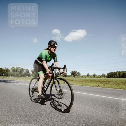 07.09.2025 - 19. Norderstedt Triathlon Michael Burmester http://msf.ph/oto/8853785 07.09.2025 14:51:12 Radfahren 466, 467 meine-sportfotos.de