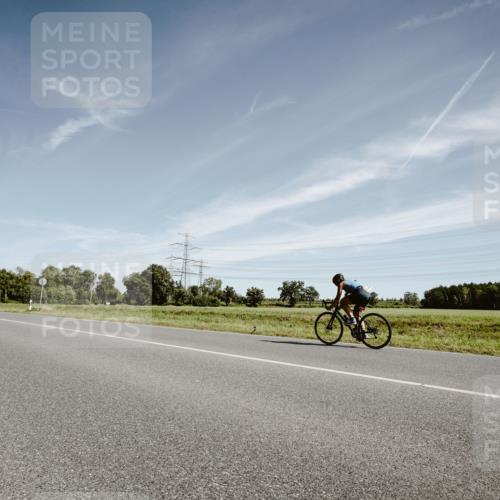 07.09.2025 - 19. Norderstedt Triathlon Michael Burmester http://msf.ph/oto/8853817 07.09.2025 11:54:17 Radfahren 281, 287 meine-sportfotos.de