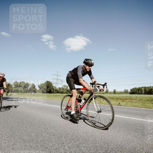 07.09.2025 - 19. Norderstedt Triathlon Michael Burmester http://msf.ph/oto/8853844 07.09.2025 14:52:27 Radfahren 364, 420, 428, 1434, 1486, 1502 meine-sportfotos.de