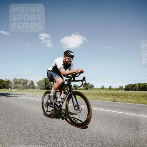 07.09.2025 - 19. Norderstedt Triathlon Michael Burmester http://msf.ph/oto/8853855 07.09.2025 14:52:30 Radfahren 364, 428, 1486, 1502 meine-sportfotos.de