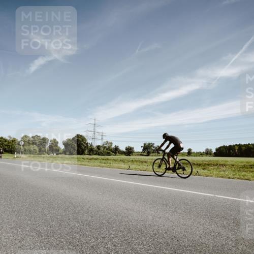 07.09.2025 - 19. Norderstedt Triathlon Michael Burmester http://msf.ph/oto/8853886 07.09.2025 11:55:04 Radfahren 807 meine-sportfotos.de