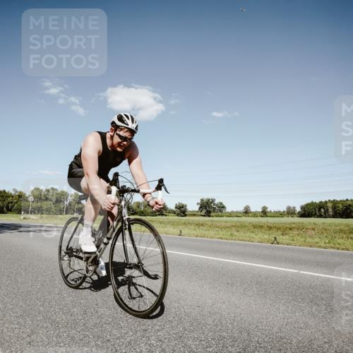 07.09.2025 - 19. Norderstedt Triathlon Michael Burmester http://msf.ph/oto/8853929 07.09.2025 14:53:46 Radfahren 373, 917, 1416, 1462, 1505 meine-sportfotos.de