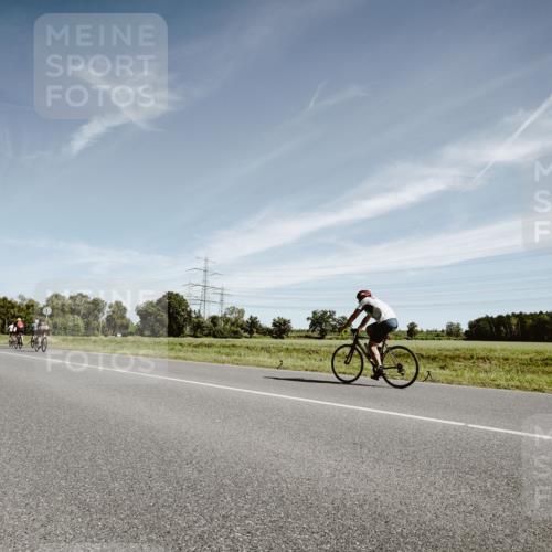 07.09.2025 - 19. Norderstedt Triathlon Michael Burmester http://msf.ph/oto/8853938 07.09.2025 11:55:34 Radfahren 226 meine-sportfotos.de
