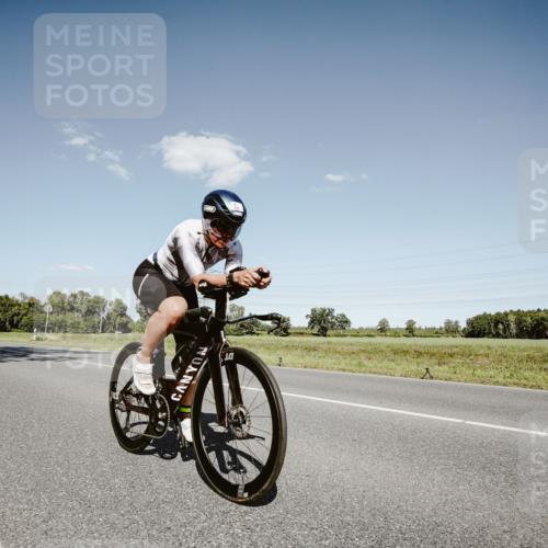 07.09.2025 - 19. Norderstedt Triathlon Michael Burmester http://msf.ph/oto/8853940 07.09.2025 14:53:51 Radfahren 448, 1493, 1505 meine-sportfotos.de