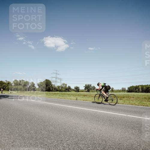 07.09.2025 - 19. Norderstedt Triathlon Michael Burmester http://msf.ph/oto/8853946 07.09.2025 14:53:54 Radfahren 448, 1000, 1493 meine-sportfotos.de