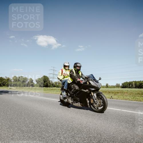 07.09.2025 - 19. Norderstedt Triathlon Michael Burmester http://msf.ph/oto/8853989 07.09.2025 14:54:25 Radfahren 411, 452, 963, 1012 meine-sportfotos.de
