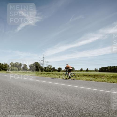 07.09.2025 - 19. Norderstedt Triathlon Michael Burmester http://msf.ph/oto/8853997 07.09.2025 11:56:19 Radfahren 802, 824, 1332, 1367 meine-sportfotos.de