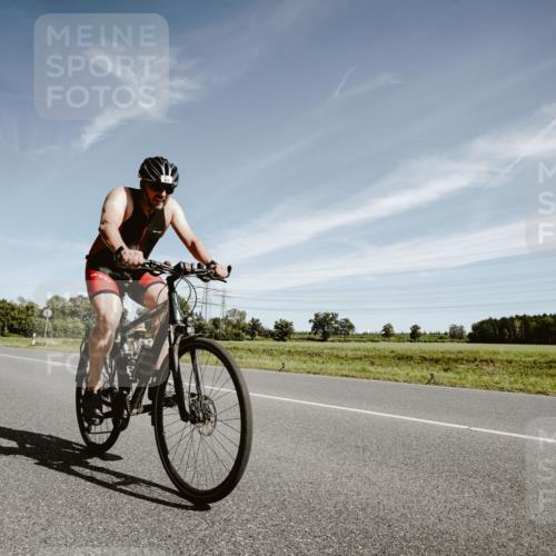 07.09.2025 - 19. Norderstedt Triathlon Michael Burmester http://msf.ph/oto/8853999 07.09.2025 11:56:20 Radfahren 802, 824, 1367 meine-sportfotos.de