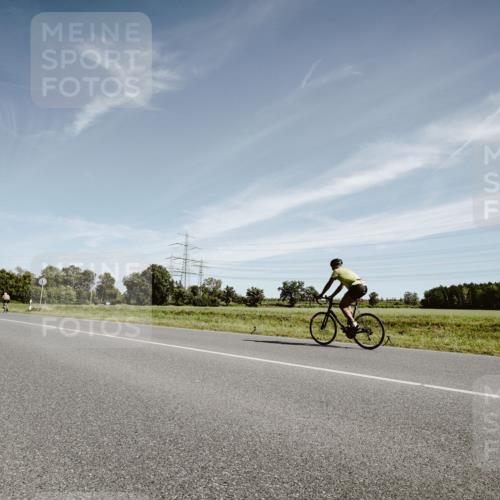 07.09.2025 - 19. Norderstedt Triathlon Michael Burmester http://msf.ph/oto/8854002 07.09.2025 11:56:22 Radfahren 802, 1381 meine-sportfotos.de