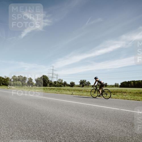 07.09.2025 - 19. Norderstedt Triathlon Michael Burmester http://msf.ph/oto/8854006 07.09.2025 11:56:27 Radfahren 1381 meine-sportfotos.de
