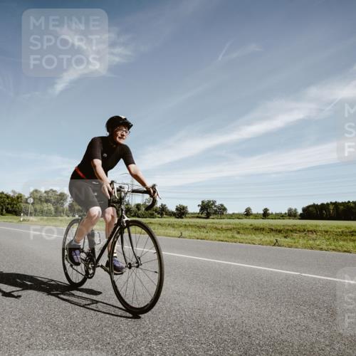 07.09.2025 - 19. Norderstedt Triathlon Michael Burmester http://msf.ph/oto/8854013 07.09.2025 11:56:34 Radfahren 234, 803, 1348, 1349 meine-sportfotos.de