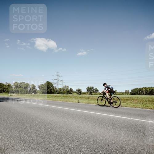 07.09.2025 - 19. Norderstedt Triathlon Michael Burmester http://msf.ph/oto/8854016 07.09.2025 14:54:49 Radfahren 1492 meine-sportfotos.de
