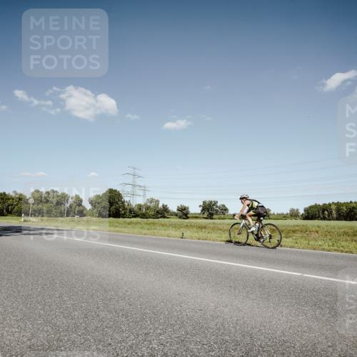 07.09.2025 - 19. Norderstedt Triathlon Michael Burmester http://msf.ph/oto/8854040 07.09.2025 14:55:26 Radfahren 1424 meine-sportfotos.de