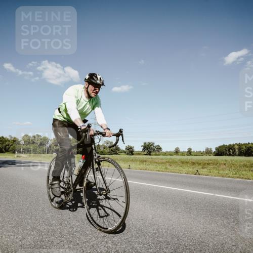 07.09.2025 - 19. Norderstedt Triathlon Michael Burmester http://msf.ph/oto/8854058 07.09.2025 14:55:39 Radfahren 905 meine-sportfotos.de