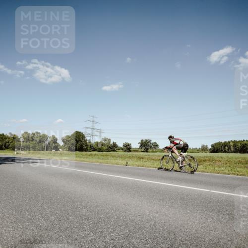 07.09.2025 - 19. Norderstedt Triathlon Michael Burmester http://msf.ph/oto/8854079 07.09.2025 14:56:07 Radfahren 400 meine-sportfotos.de