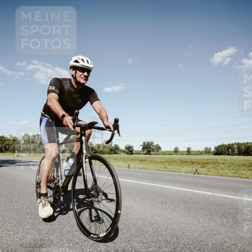 07.09.2025 - 19. Norderstedt Triathlon Michael Burmester http://msf.ph/oto/8854082 07.09.2025 14:56:08 Radfahren 400 meine-sportfotos.de