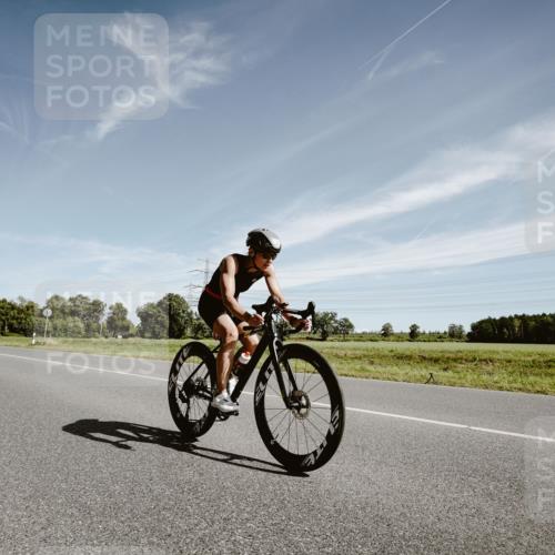 07.09.2025 - 19. Norderstedt Triathlon Michael Burmester http://msf.ph/oto/8854099 07.09.2025 11:57:22 Radfahren 792, 830, 1217 meine-sportfotos.de