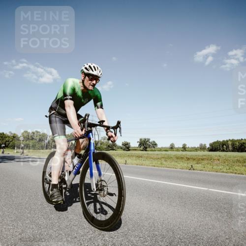 07.09.2025 - 19. Norderstedt Triathlon Michael Burmester http://msf.ph/oto/8854119 07.09.2025 14:56:40 Radfahren 1494 meine-sportfotos.de