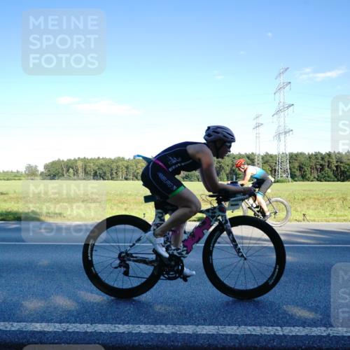 07.09.2025 - 19. Norderstedt Triathlon Michael Burmester http://msf.ph/oto/8854182 07.09.2025 16:10:22 Radfahren 954, 1527, 1532 meine-sportfotos.de