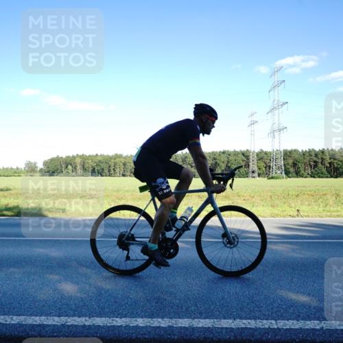 07.09.2025 - 19. Norderstedt Triathlon Michael Burmester http://msf.ph/oto/8854270 07.09.2025 16:12:17 Radfahren 875, 912, 1105, 1558 meine-sportfotos.de