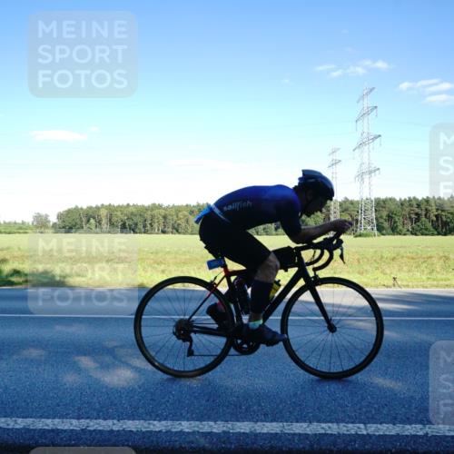 07.09.2025 - 19. Norderstedt Triathlon Michael Burmester http://msf.ph/oto/8854333 07.09.2025 16:14:29 Radfahren 380, 415, 1584 meine-sportfotos.de
