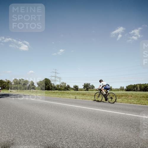07.09.2025 - 19. Norderstedt Triathlon Michael Burmester http://msf.ph/oto/8854408 07.09.2025 14:57:08 Radfahren  meine-sportfotos.de