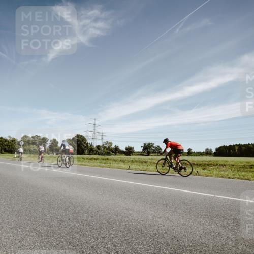 07.09.2025 - 19. Norderstedt Triathlon Michael Burmester http://msf.ph/oto/8854410 07.09.2025 11:57:49 Radfahren 186, 202, 775, 1286 meine-sportfotos.de
