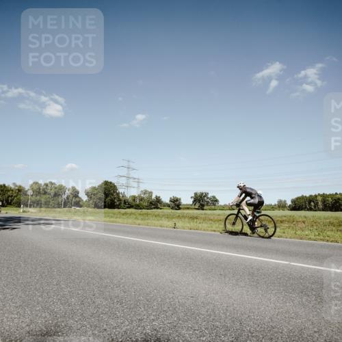 07.09.2025 - 19. Norderstedt Triathlon Michael Burmester http://msf.ph/oto/8854416 07.09.2025 14:57:14 Radfahren 395, 987 meine-sportfotos.de