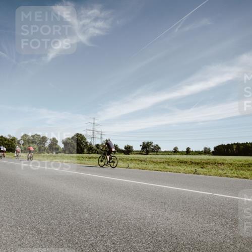 07.09.2025 - 19. Norderstedt Triathlon Michael Burmester http://msf.ph/oto/8854418 07.09.2025 11:57:51 Radfahren 186, 202, 1365 meine-sportfotos.de