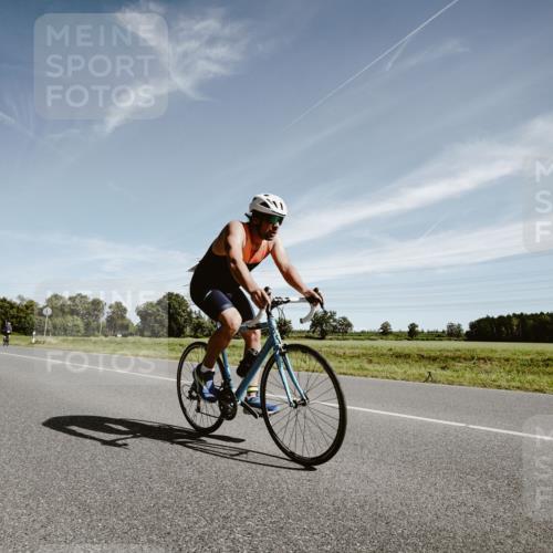 07.09.2025 - 19. Norderstedt Triathlon Michael Burmester http://msf.ph/oto/8854421 07.09.2025 11:57:54 Radfahren 1365 meine-sportfotos.de