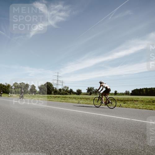 07.09.2025 - 19. Norderstedt Triathlon Michael Burmester http://msf.ph/oto/8854431 07.09.2025 11:58:00 Radfahren  meine-sportfotos.de