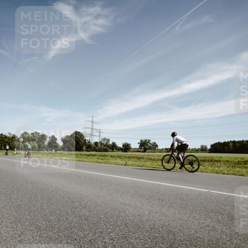 07.09.2025 - 19. Norderstedt Triathlon Michael Burmester http://msf.ph/oto/8854442 07.09.2025 11:58:05 Radfahren 1224 meine-sportfotos.de