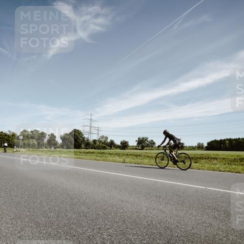 07.09.2025 - 19. Norderstedt Triathlon Michael Burmester http://msf.ph/oto/8854449 07.09.2025 11:58:08 Radfahren 1224 meine-sportfotos.de