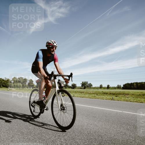 07.09.2025 - 19. Norderstedt Triathlon Michael Burmester http://msf.ph/oto/8854469 07.09.2025 11:58:28 Radfahren 233, 1306, 1359 meine-sportfotos.de