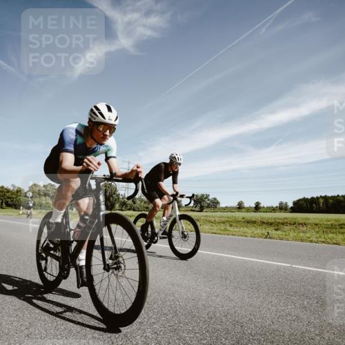 07.09.2025 - 19. Norderstedt Triathlon Michael Burmester http://msf.ph/oto/8854488 07.09.2025 11:58:42 Radfahren 165, 856, 1320 meine-sportfotos.de