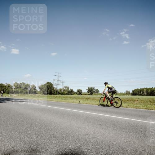 07.09.2025 - 19. Norderstedt Triathlon Michael Burmester http://msf.ph/oto/8854500 07.09.2025 14:58:19 Radfahren 1439 meine-sportfotos.de