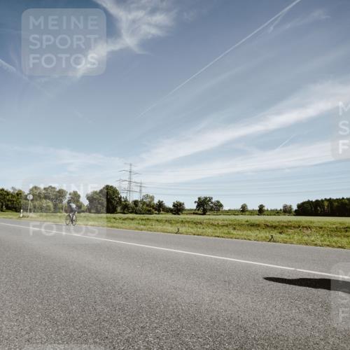 07.09.2025 - 19. Norderstedt Triathlon Michael Burmester http://msf.ph/oto/8854512 07.09.2025 11:58:51 Radfahren 736, 1378 meine-sportfotos.de