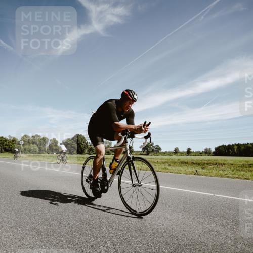 07.09.2025 - 19. Norderstedt Triathlon Michael Burmester http://msf.ph/oto/8854537 07.09.2025 11:59:09 Radfahren 191, 279, 835, 1379 meine-sportfotos.de