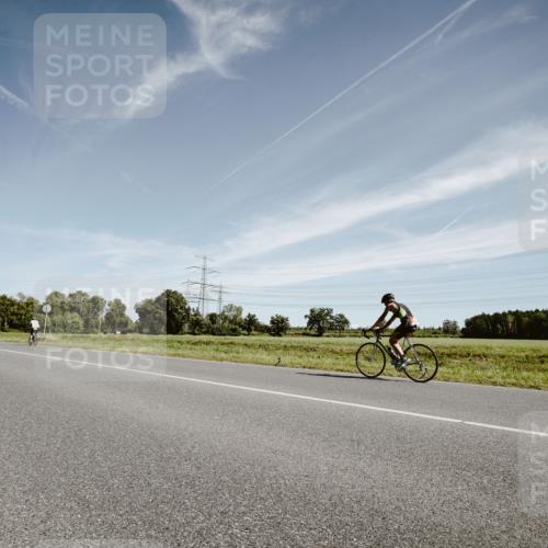 07.09.2025 - 19. Norderstedt Triathlon Michael Burmester http://msf.ph/oto/8854544 07.09.2025 11:59:11 Radfahren 279, 835, 1305, 1379 meine-sportfotos.de
